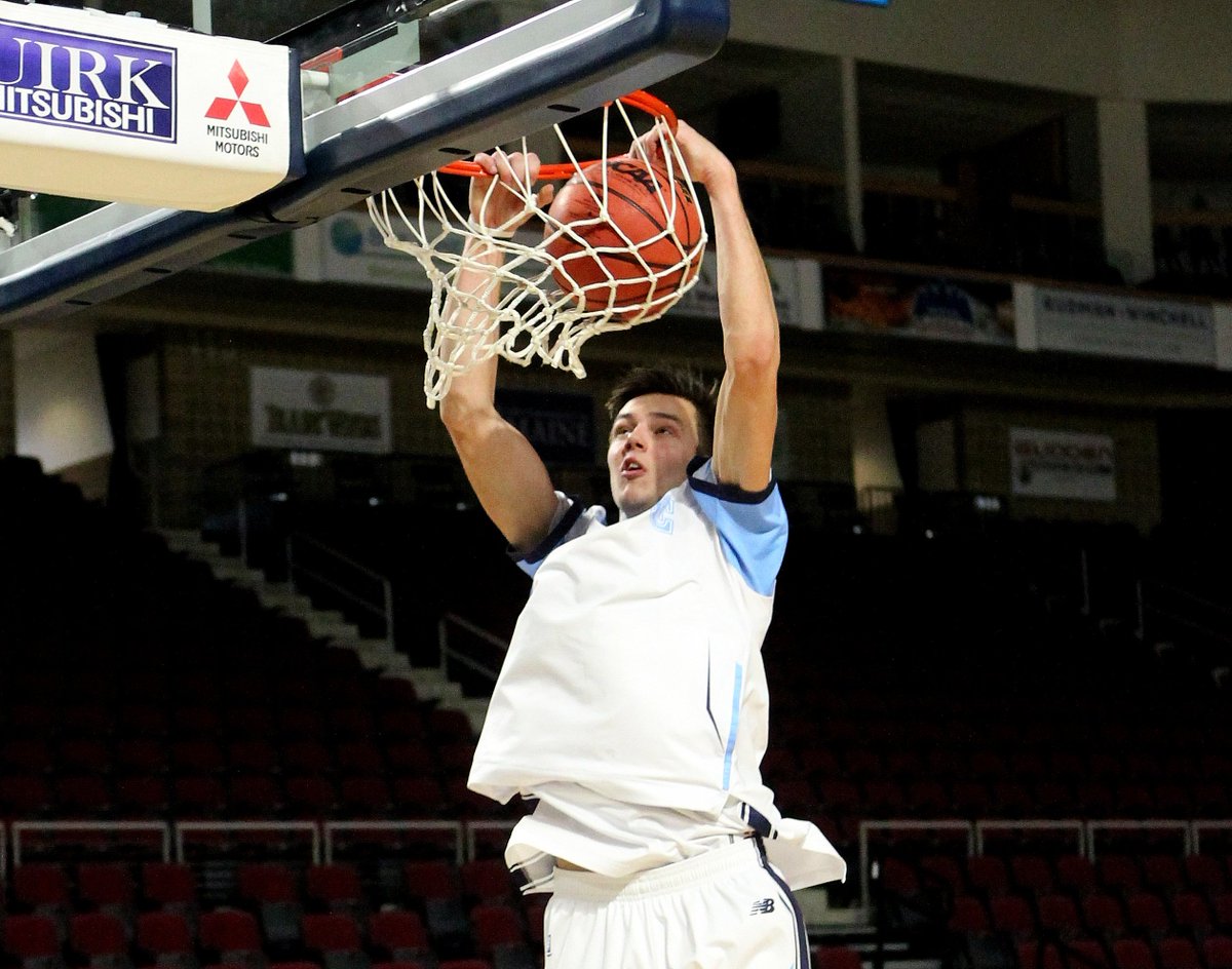 MaineMBB's tweet image. Who's got the best #DunkFace? 🤔

(We pick Vilgot)

#FlightFriday
#BlackBearNation