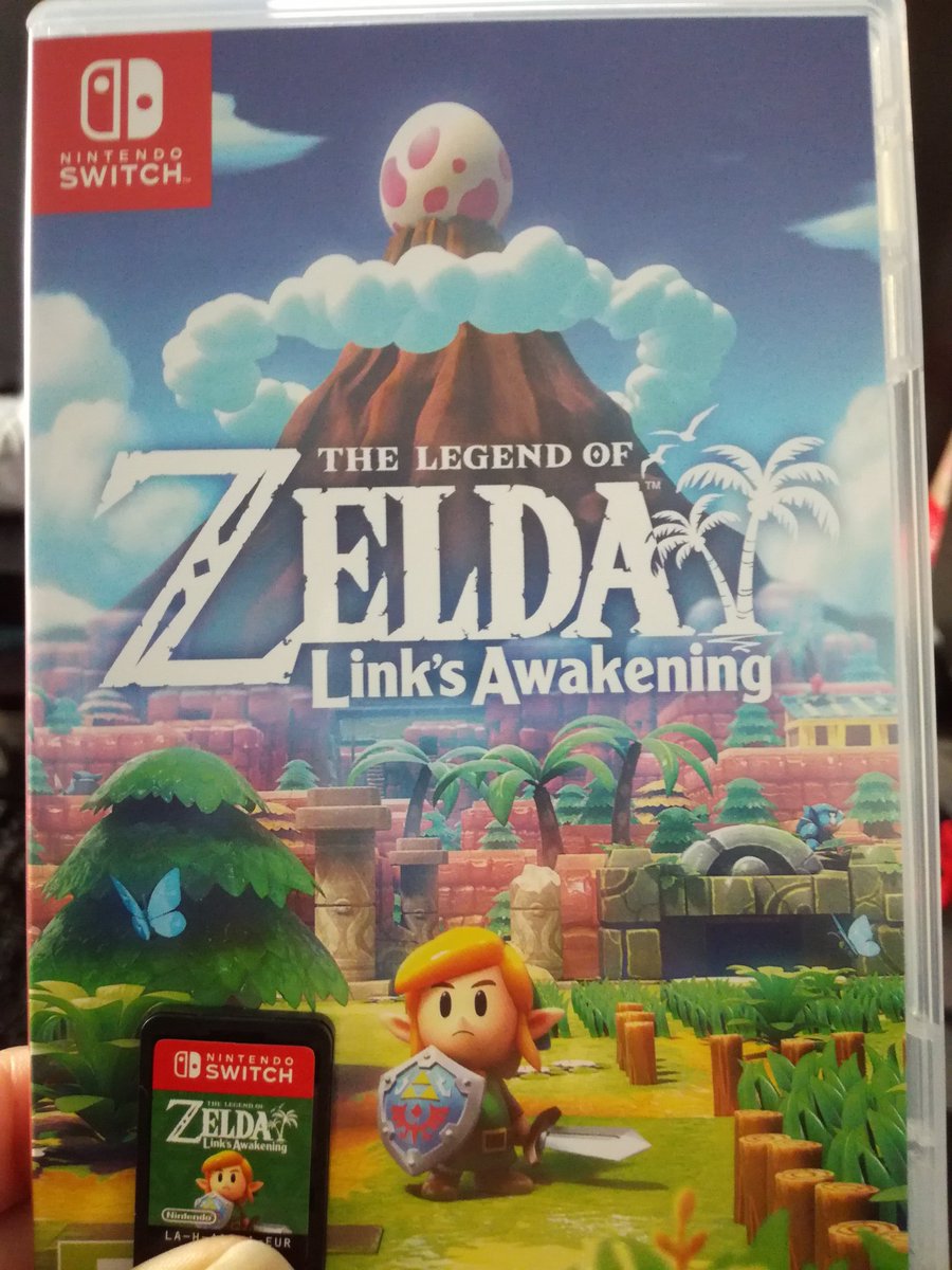 acharmantier's tweet photo. Comment bien commencer le week-end ?! 😁😁😁 Merci @amazon et @Chronopost pour la livraison le jour de la sortie #Zelda #LinksAwakening #IleCocoLint #Switch https://t.co/BQBNtTQFTe