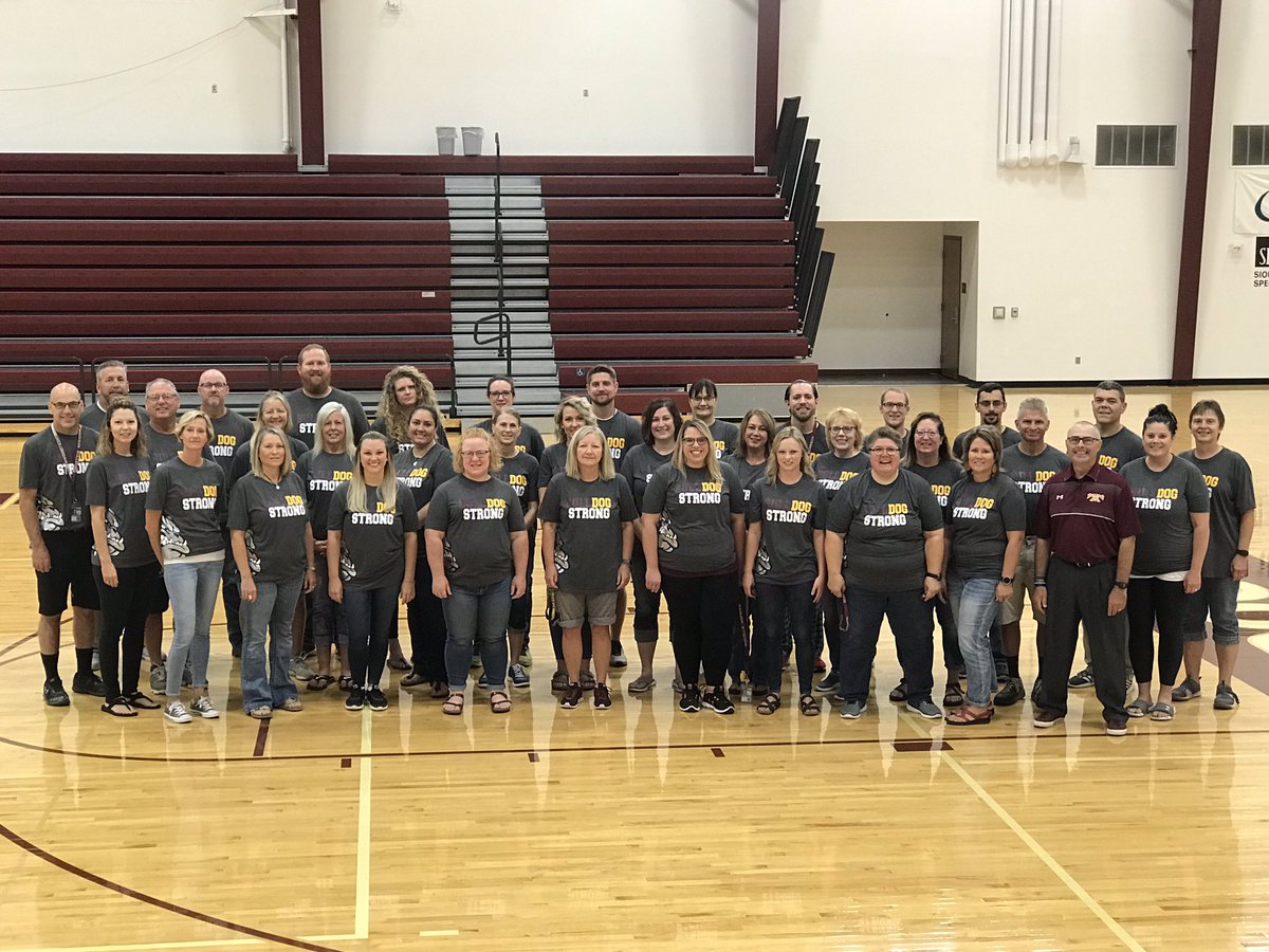 MadDogGuidance's tweet photo. MHS staff sportin our new shirts!  Happy Homecoming!  #bulldognation https://t.co/nPBQDQzXSC