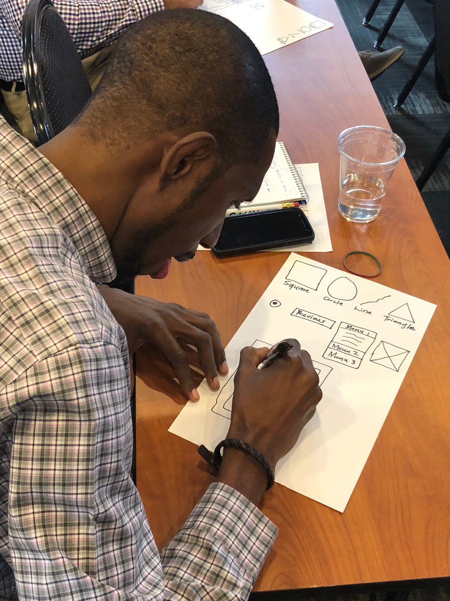 @SMU_PRO’s amazing Hands On Design Thinking and Intro to UX instructor @Schuhbox is here at #BigD19!  Both of his courses are full and waitlisted this semester..so make sure you register EARLY for next semester! Some of his students are at #BigD19 too!