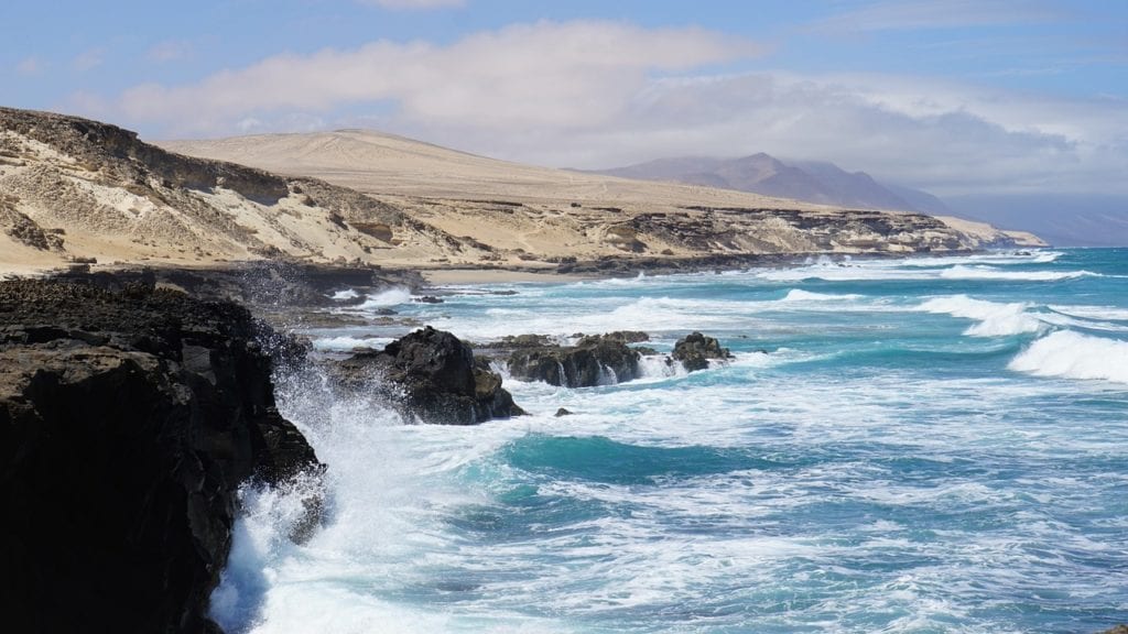Los 6 lugares imprescindibles para visitar en Fuerteventura - absolutviajes.com/los-6-lugares-…