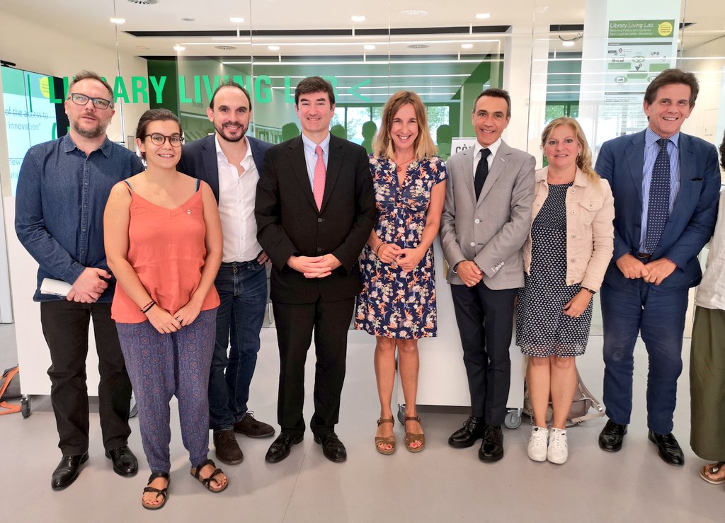 La tinenta d'alcaldia <a href="/EstherMadrona/">Esther Madrona Grases</a> s'ha referit al <a href="/LibraryLivLab/">Library Living Lab</a> com un 'superprojecte' de la @bibliotequesstc de <a href="/Volpelleres/">Associació de Veïns del Barri de #Volpelleres</a> que cal exportar arreu i aprofitar-lo per connectar diferents àmbits de #SantCugat com la cultura, els serveis socials o l'educació