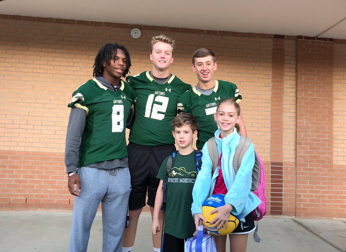 RBHSGators's tweet photo. Happy Friday!
Gators greeting future Gators at MES this morning 
Good luck tonight against Irmo! #UsWeRB @Midway_Mustangs @Gator_Athletics https://t.co/oAzMmLpGnK