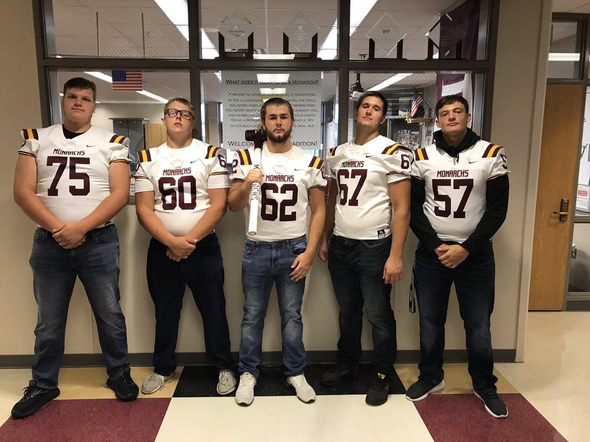 ShawnBlevins2's tweet photo. New night!  Another opportunity.  Blessed to have these guys up front.  67 pancakes in three games.  8.4 yards per carry last week.  Let’s get this!  @JacobKuznia @Jbianchi45 @Pkellogg5 @ChuySchwartz @Haynes0922 https://t.co/3NIosbF1PM