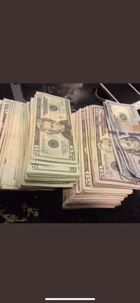 JamesRa36010555's tweet photo. Follow, RT &amp; DM me if you need a Sugar Daddy to help you financially, no nudes, Money is not my problem my darling baby girl, $4000 weekly allowance for you. I know school and making a living is hard but I'm ready to make it Simple for you. #sugarBabieswanted
Kik SEXYEMPERO1055 https://t.co/DevpTdKoyQ