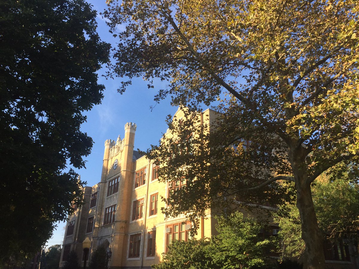 LVC's tweet image. Sunshine and blue skies are a great start to the day! #golvc