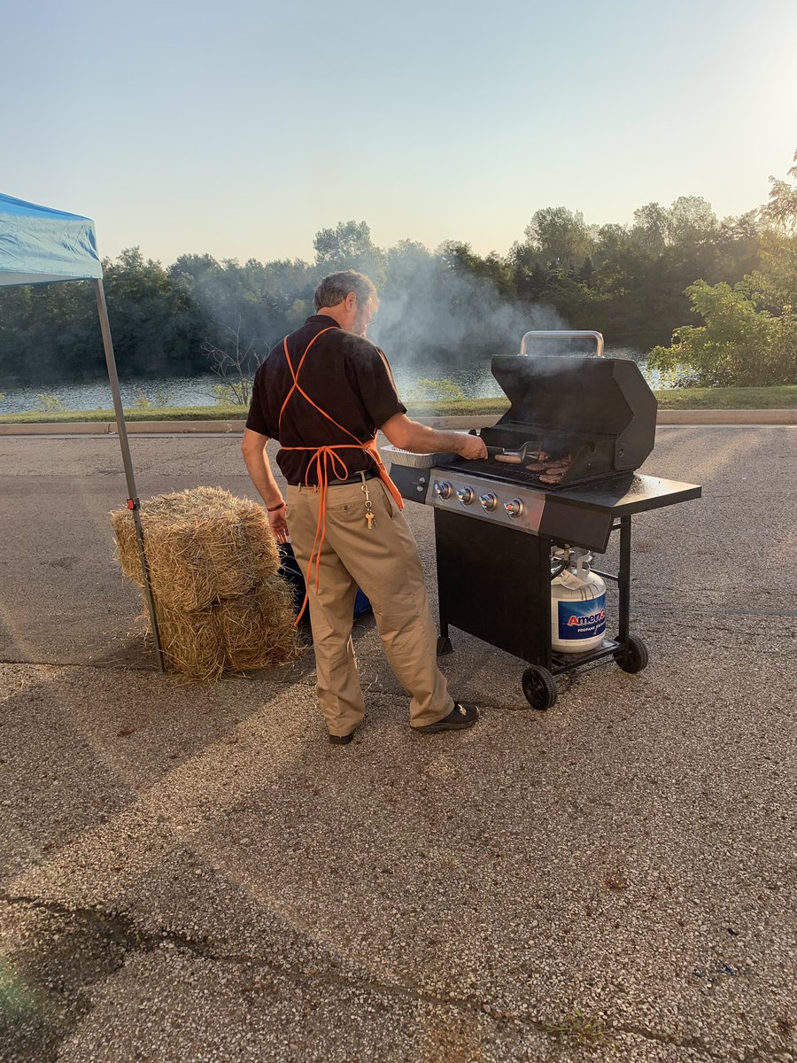 Dan is already on the grill for this Success Sharing weekend. @MeganTorresD104 @mbowen_
