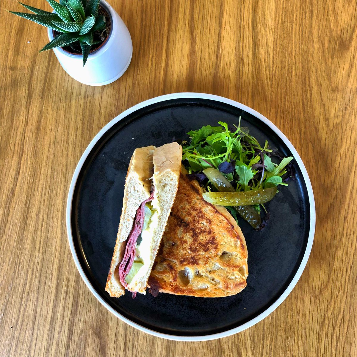 CrumbsRuss tweet media