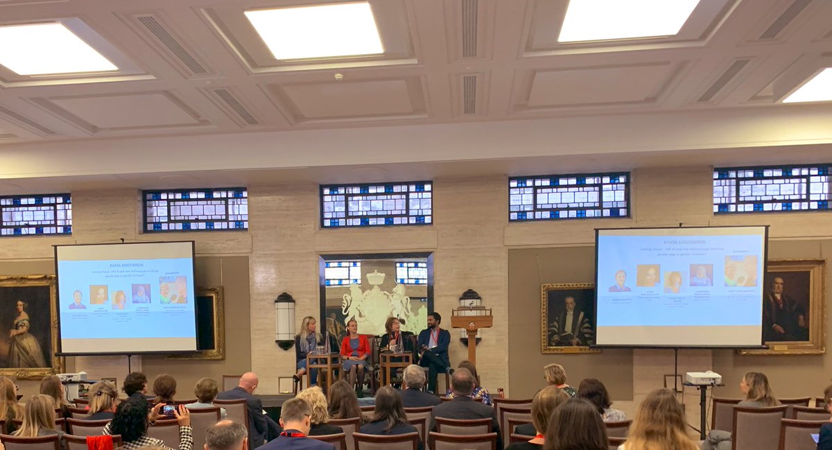 AgataLupomeska's tweet photo. The 3rd and last panel of 🇵🇱-🇬🇧#ScienceForum2019 just have started!
Brilliant @ALichtarowicz is asking about #AI and new technologies, if they reinforce #gendergap or #genderinclusion.
For the great final we’ve prepared Science #StandUp by @AnnaPloszajski 🙌🏻
#WomenInSTEM https://t.co/maVN5k8Kc1