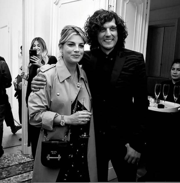 Vicinisempree's tweet photo. Oggi sono particolarmente instabile 💔 #ErmalMeta #forzaEmma https://t.co/bCsJhijLFy