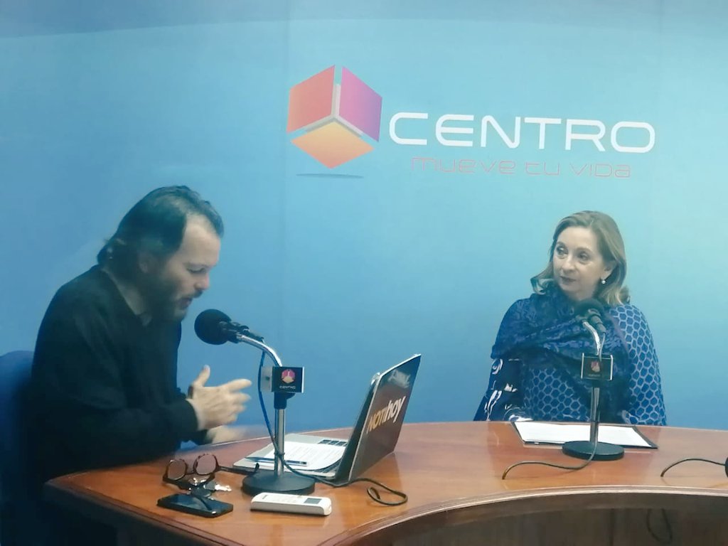 TurismoEc's tweet photo. En radio @CentroEcuador, la ministra de Turismo, @PradoHolguin indicó que más de 300 inversionistas de todo el mundo analizaron las nuevas tendencias en hoteleria y turismo en #SAHIC2019. El evento permitió promover a Ecuador como un destino MICE. https://t.co/kVKvOcItRo