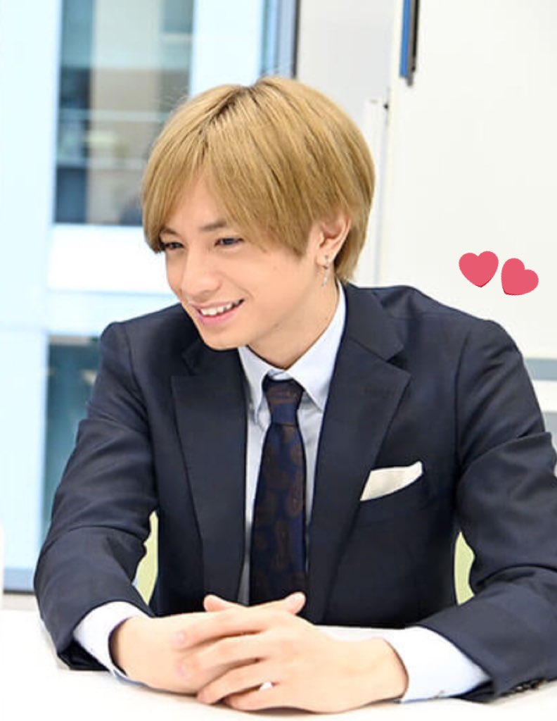 金髪ティとスーツ Sexyzone 中島健人