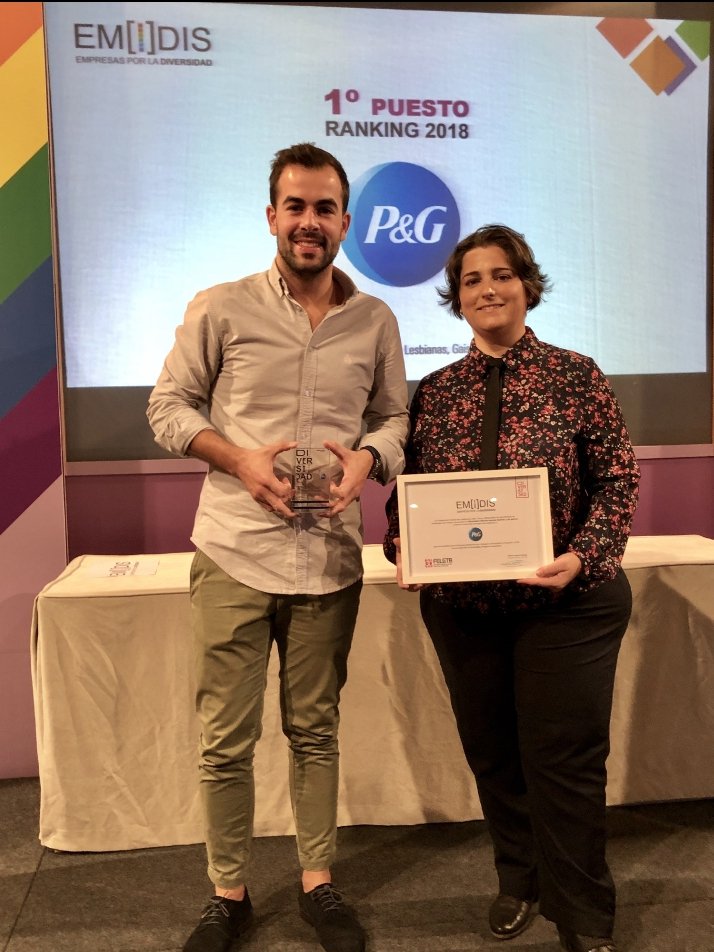PG_Espana's tweet photo. 😍 P&amp;G ha sido elegida por segundo año consecutivo en el ranking #EMIDIS, un listado con las 10 mejores empresas con iniciativas de diversidad e inclusión en el ámbito LGTB. 
🏳️‍🌈Queríamos agradecer a @FELGTB el reconocimiento recibido como empresa, nos hace sentir un gran orgullo https://t.co/pNJgeYbQ5M