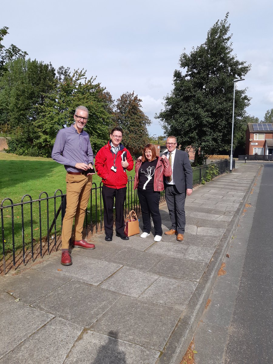 Chris Peters, Neighbourhood Co-Ordinator for West End Gardens, Milbank and Ewbank in Stockton out on a walkabout with Cllr Pauline Beale and officers from Stockton Borough <a href="/stocktoncouncil/">Stockton-on-Tees Borough Council</a>. Ring 0300 111 1000 to find out when he's on the next walkabout #partnershipworking     👣