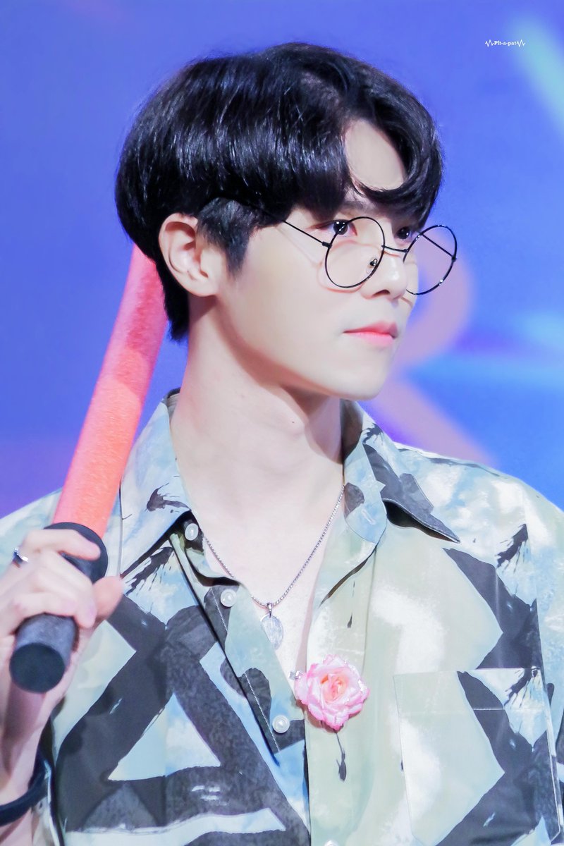 Pit_a_pat_28's tweet photo. 190914 LA 팬사인회 
@TheRose_0803
 하트어택 맞앗어.....흐악💘
#더로즈 #재형 #이재형 #TheRose https://t.co/VDPxUsR0rI