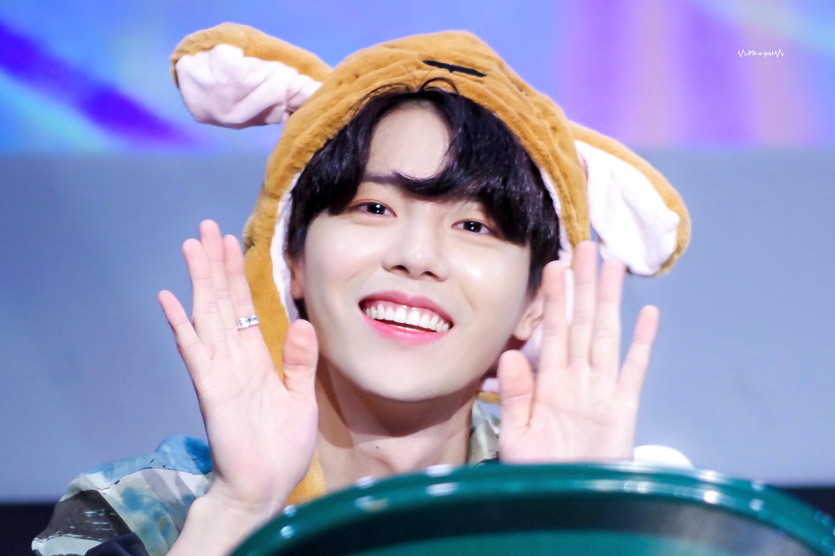 Pit_a_pat_28's tweet photo. 190914 LA 팬사인회 
@TheRose_0803
 하트어택 맞앗어.....흐악💘
#더로즈 #재형 #이재형 #TheRose https://t.co/VDPxUsR0rI