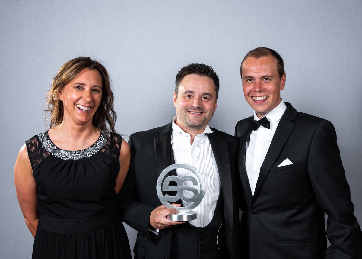 Here they are, the big winners of the night! Complete list here accountingexcellence.co.uk/winners-2019/ See all the pictures in our facebook page facebook.com/accountingexce… <a href="/DannyCrowtherTW/">Dan Crowther</a> <a href="/rbeccabeneworth/">Rebecca Benneyworth MBE FCA</a> <a href="/Capium/">Capium</a> <a href="/Xero/">Xero</a> <a href="/glen_foster/">Glen Foster</a>  
📸: © Khali Ackford