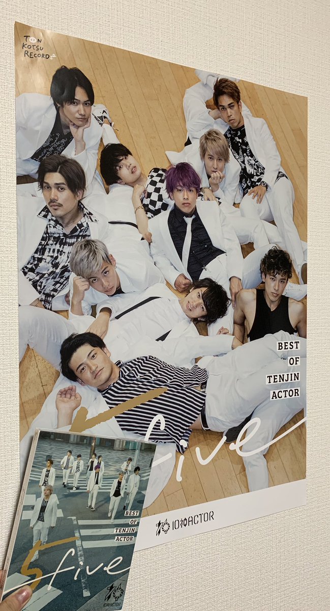 ayupon0427's tweet image. やっとこの日が来た！
もぉ待ち遠しくてうずうずしてた
こんな日になるとは思ってなかったからケーキ準備出来なかった。ごめん許して😥🙏
ほんとはマークさんがデザインしたキャラクターのケーキを頼もうとしたの！
 #10神actor #5FIVE @magoshitakumi @panchan1103 @moto_nithikorn @SekiokaMac29