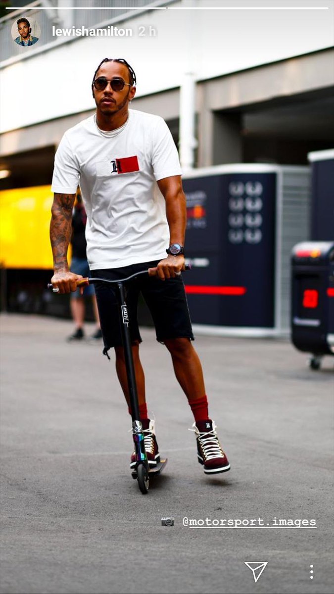 LH44_Lisa's tweet photo. @LewisHamilton ๐ Good luck ๐ ๐ ๐ ๐ ๐ in FP2 ๐ #Lewi5 #LetsDoThis ๐ #TeamLH ๐ #SingaporeGP โค๏ธ https://t.co/07fjE4hCKE