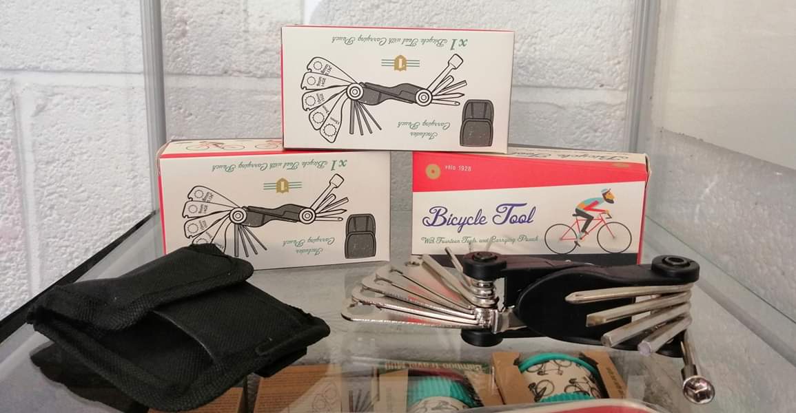 cbt_ltd's tweet photo. CBT are proud to announce that we now have a Gift Shop!

What do you buy the cyclist who has everything?

#giftshop #usbcharger #washbag #cyclethemed #bamboomug #teamug #biketool #cyclinggifts #carboncyclerepairs #specialgifts #whatdoyoubuyacyclistwhohaseverything https://t.co/j5n4Hl4Ccz