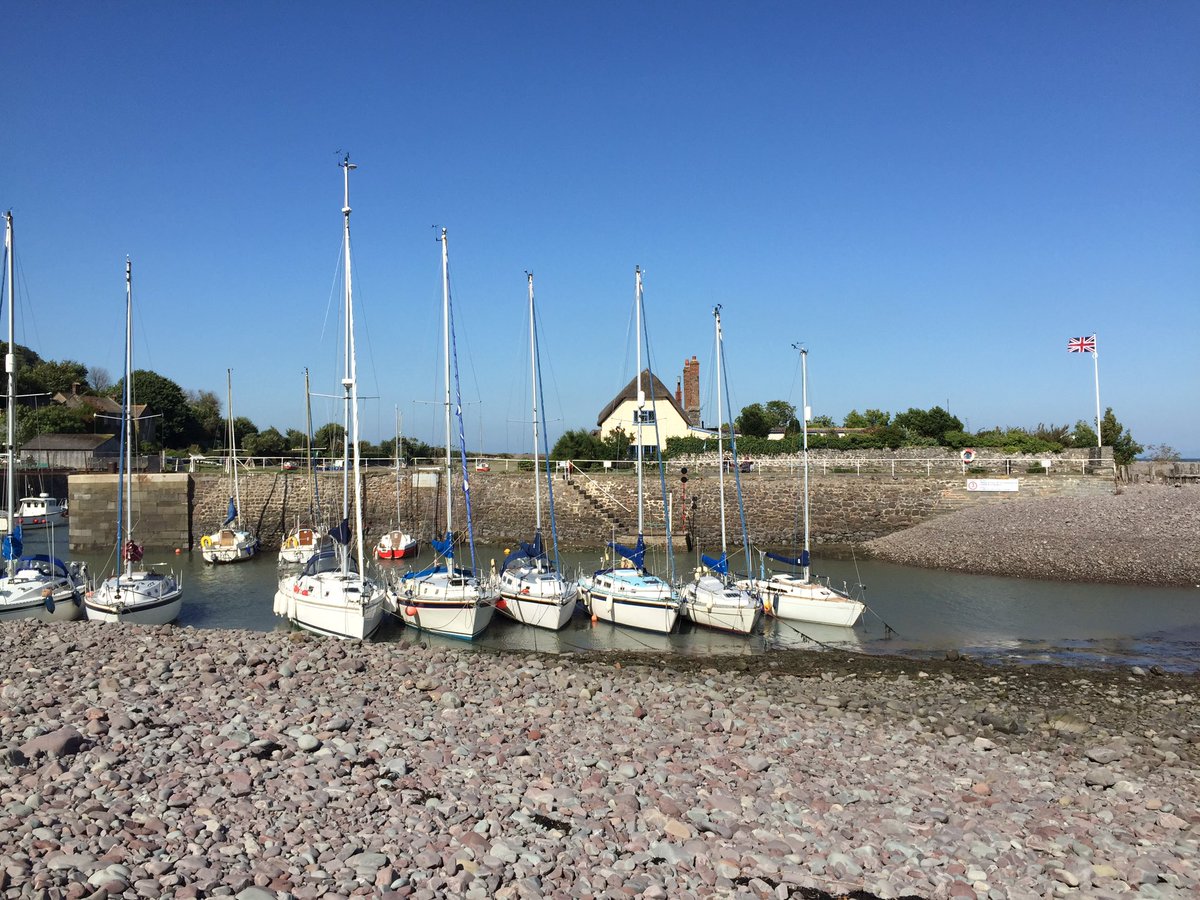 #PorlockWeir looking beautiful in the sunshine 😎 #FridayFeeling #IndianSummer #Somerset