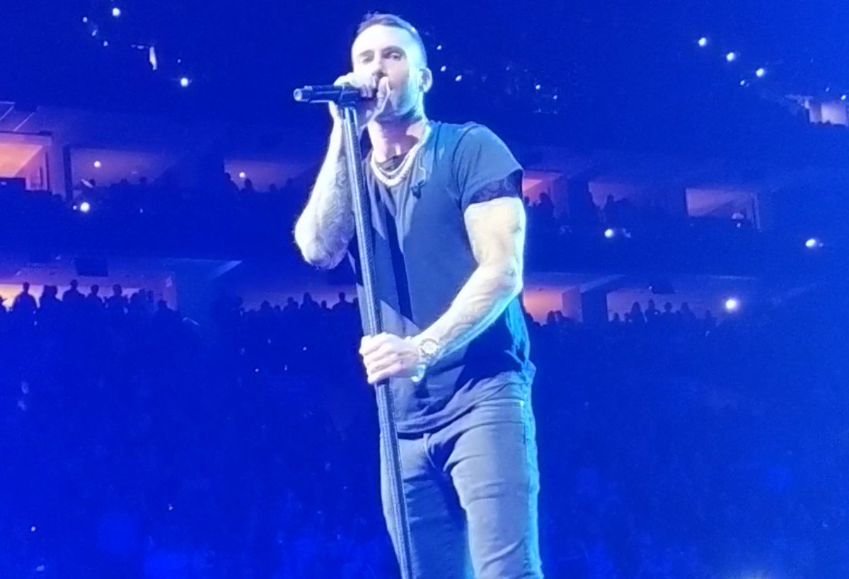 K_c302's tweet photo. One of my favorite #M5Memories ! She will be loved performed right in front of me! Let's get #Memories trending y'all! #MemoriesBringBack @adamlevine @maroon5 https://t.co/e7TSimieWX