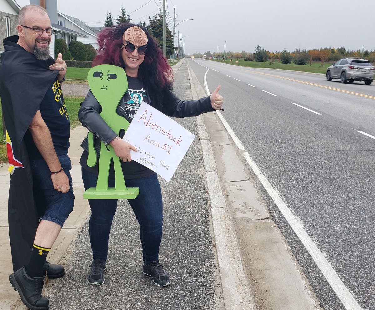 tlharnoQ's tweet photo. This doesnt look like #alienstock2019
Can anyone help a couple of #aliens get to #RachelNevada
#Area51 #wegotlost #notreally #thundercon https://t.co/7dxMQa0WGp