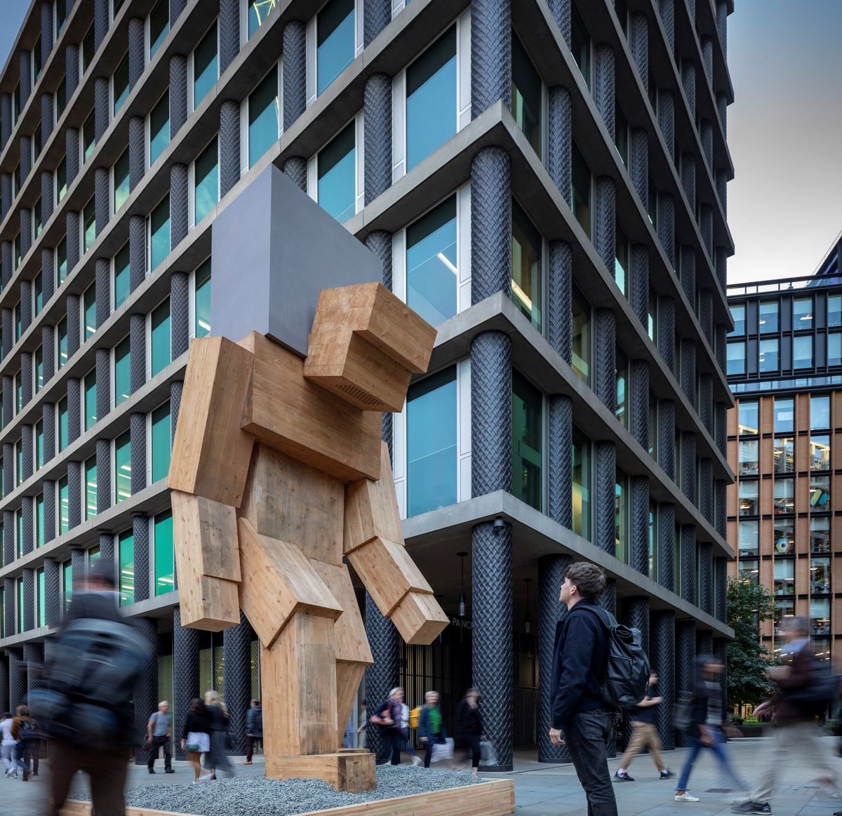 PiveteauBois provided the sapfree Douglas Fir glulam timber for Talk to Me, a striking installation on Kings Boulevard (20/22 Sept), to raise awareness about mental health issues and the importance of communication. #glulam #douglasfir #talktomeLDN #designjunction #timetochange