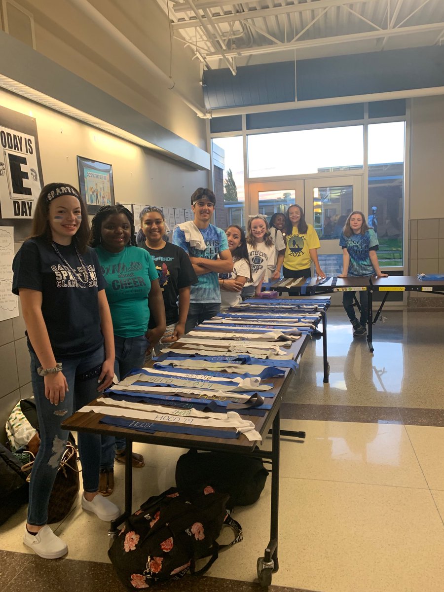 gc_peer's tweet photo. Finishing up our Homecoming Headband Sale! Go Spartans! #gcpride #gcpeer https://t.co/Bob4GUvYnp