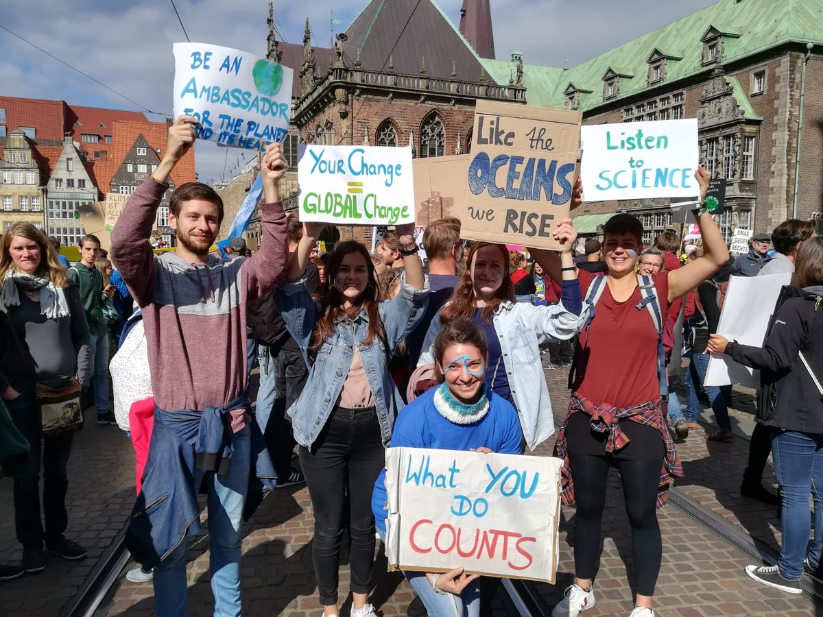 natalie_prinz's tweet photo. Being part of the global #WaveOfChange at the #GlobalClimateStrike / #Klimastreik in #Bremen!

#FridaysForFuture 
#AAOYA #AtlanticYouth #AtlanticAll
#ClimateStrike 
@LRlfer https://t.co/LoZWyFCa4i