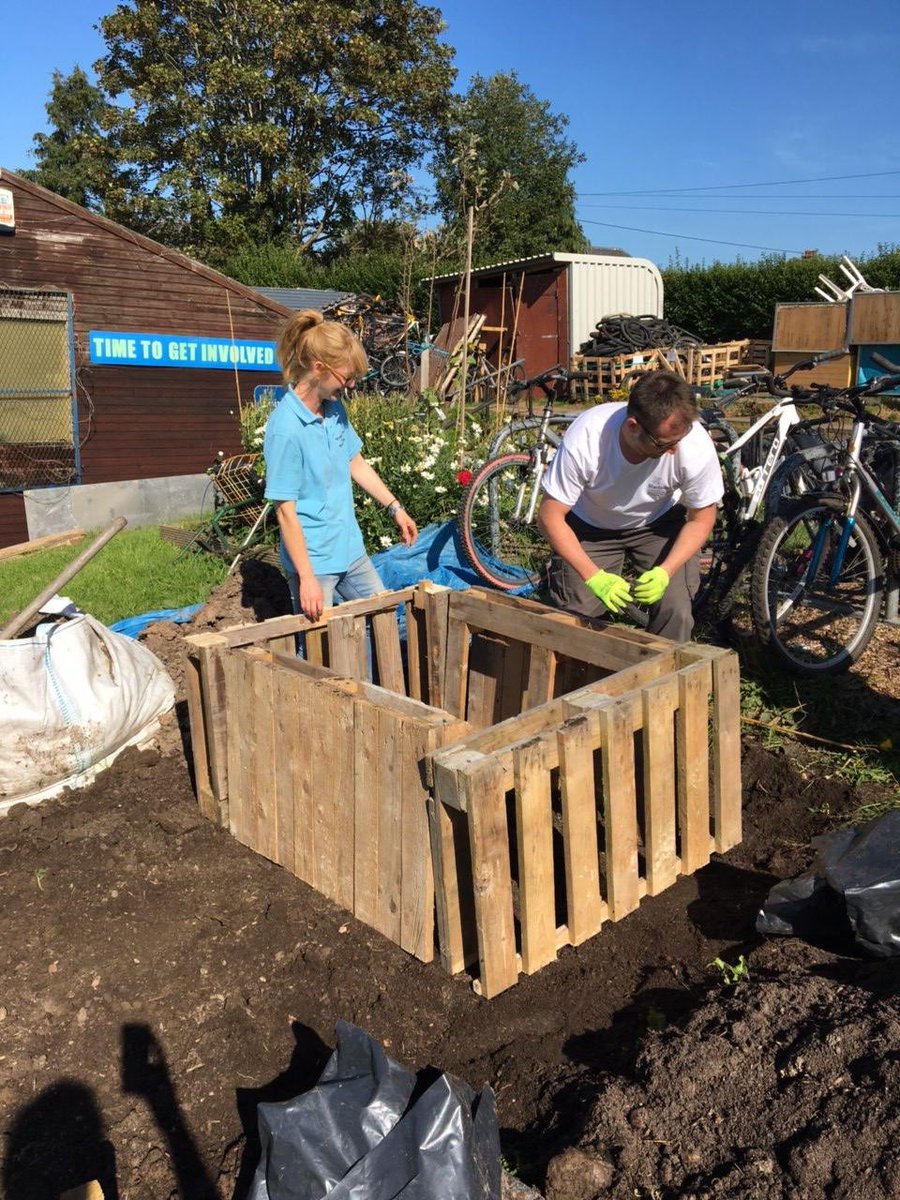 StartScotland's tweet photo. A Chance to Give Back is a fantastic day so far. We have been extra busy making sure our local communities have a lot of help today #communitygiveback https://t.co/mYTm56VW61