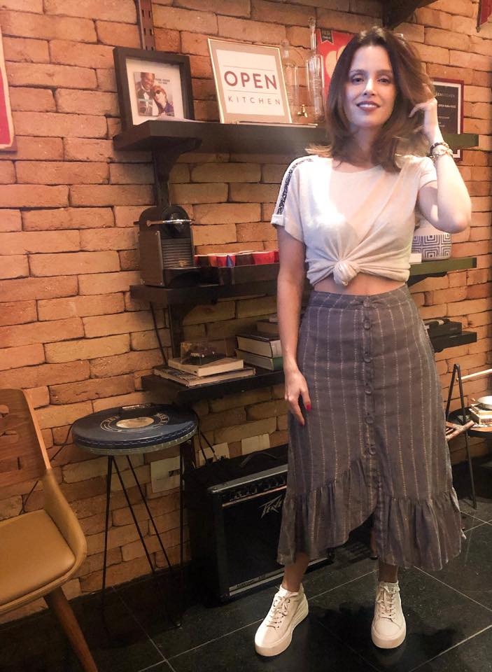 Carol_Sisson_'s tweet photo. Amei a minha noite na cia do @paodeacucar 💚 Look: blusa e saia, c tecido sustentável para combinar com o #mood da noite, da @Lojas_Renner • Tênis lindo #ZZYOUNG da @Arezzo😘 #lifestyle #lifestyleblogger #lookrenner #arezzo #fashionblog #gastronomie #blogger #influencer https://t.co/H2rm5YlKbY