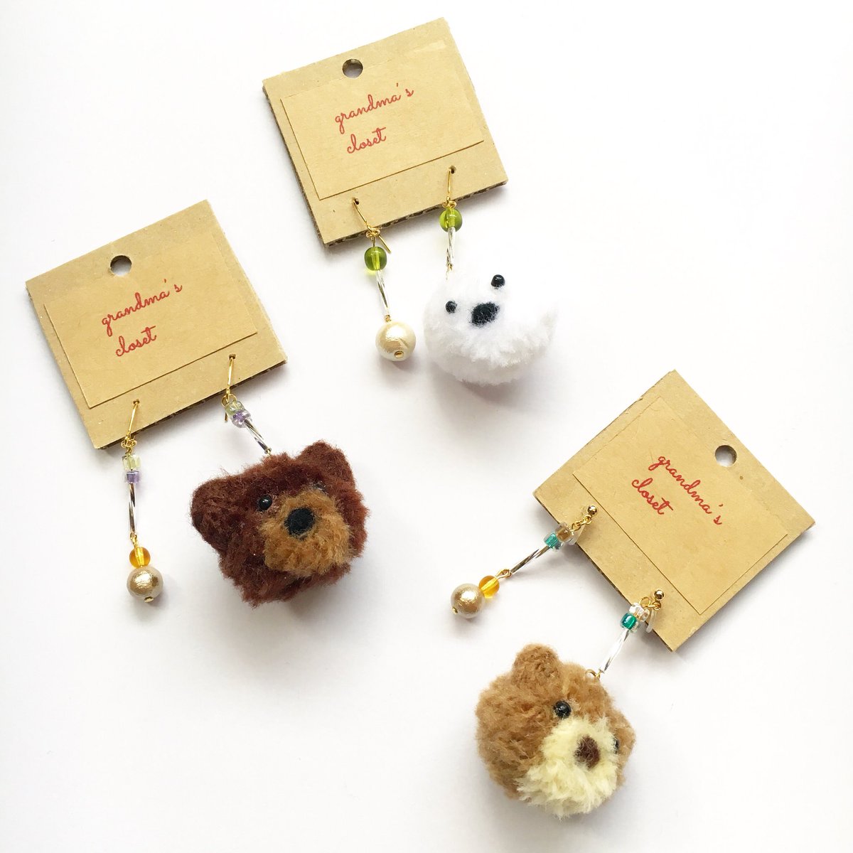 grandma's closet 🐶🐻アクセサリー

新作アイテムを梅田のアパレルショップJOLIE様に納品しました。

ノンホールピアスとピアスの2種です。
HEP限定販売の予定ですが、もし反応などあればminneで販売するかも…🐻

よろしくお願いします🙇‍♀️

#ハンドメイド
#ハンドメイドアクセサリー