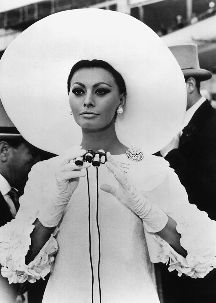 A very happy and glamorous birthday to Sophia Loren. 