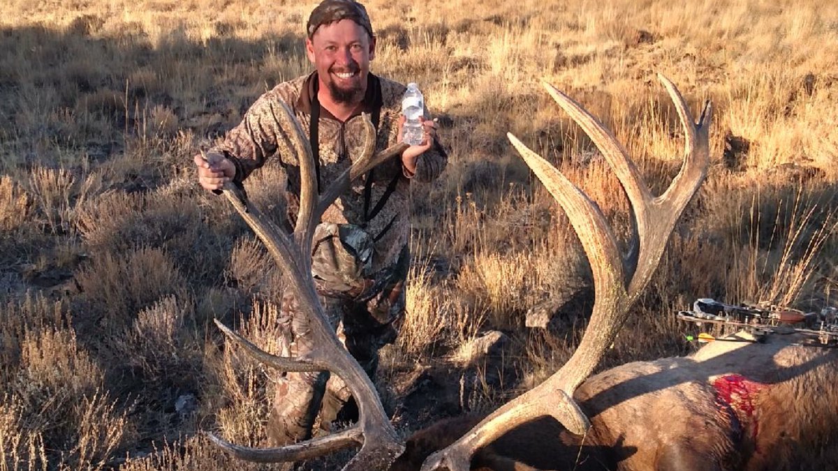 rj32's tweet photo. @CoopaTroopa187 Follow these three steps and you will get your self an elk.  LOL https://t.co/yGQrvD42Ej https://t.co/v9u6acu42z