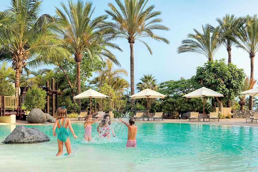 ExqIndulgence's tweet photo. From learning new skills to making new friends these luxury family resorts with the best kids clubs... https://t.co/y3QCgf8l41