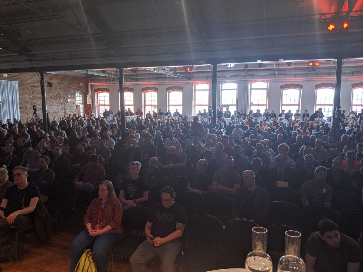 cybereason's tweet photo. check out that full house! great to be at @SEC_T_org in Stockholm speaking about #operationsoftcell https://t.co/rAHRTaWS6w