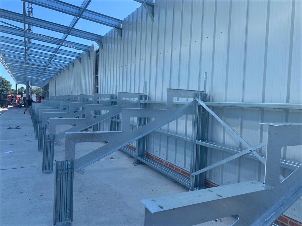 🗞️ | Construction of the new Seated Stand with changing facilities to the rear is progressing well at <a href="/Bowerspitseafc/">Bowers & Pitsea FC</a>. Framework is up ready for metal decking to go in next week, and our works are due to be completed on schedule.

🖱️stadiumsolutions.co.uk