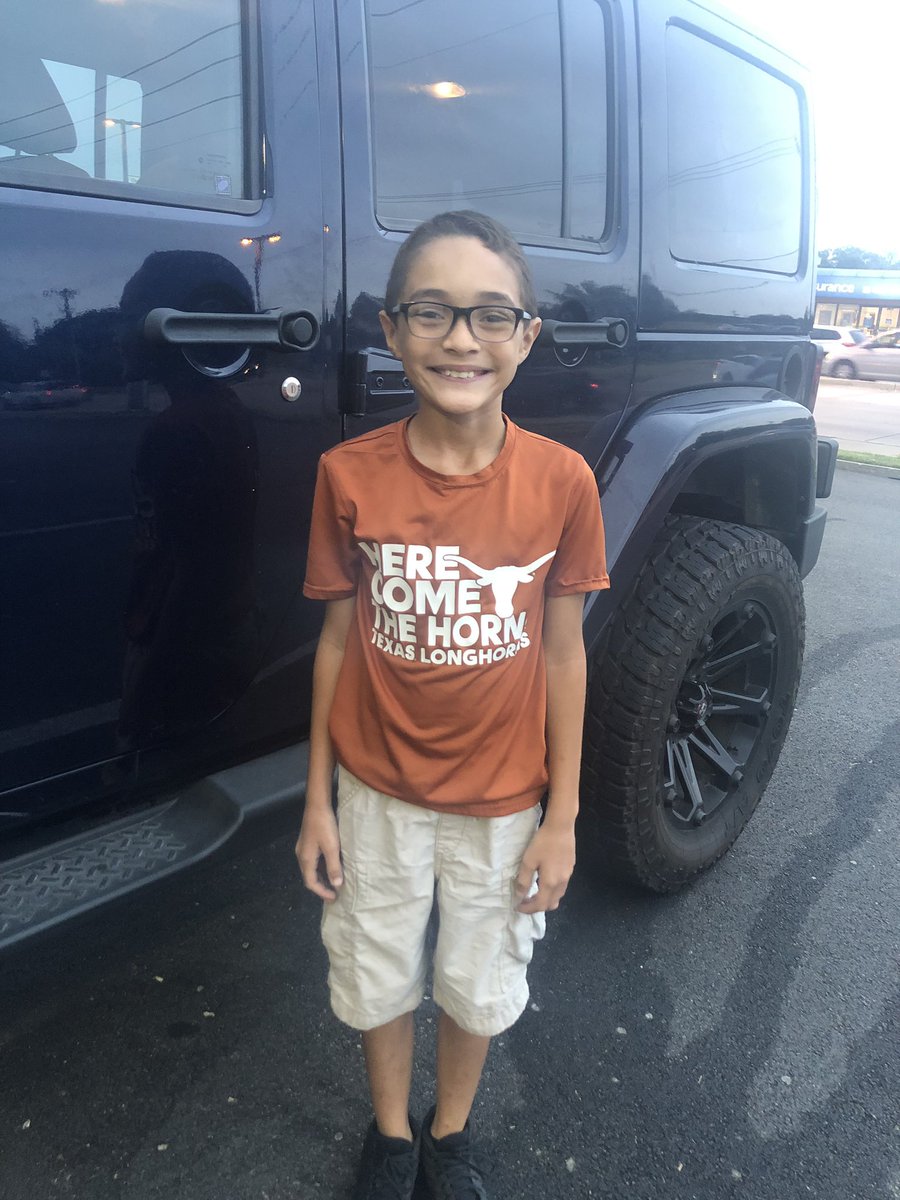 MsWood411's tweet photo. This kid is college ready!!  #IrvingGoesToCollege @BburgCougars @UTAustin https://t.co/oQzCCvsD8z