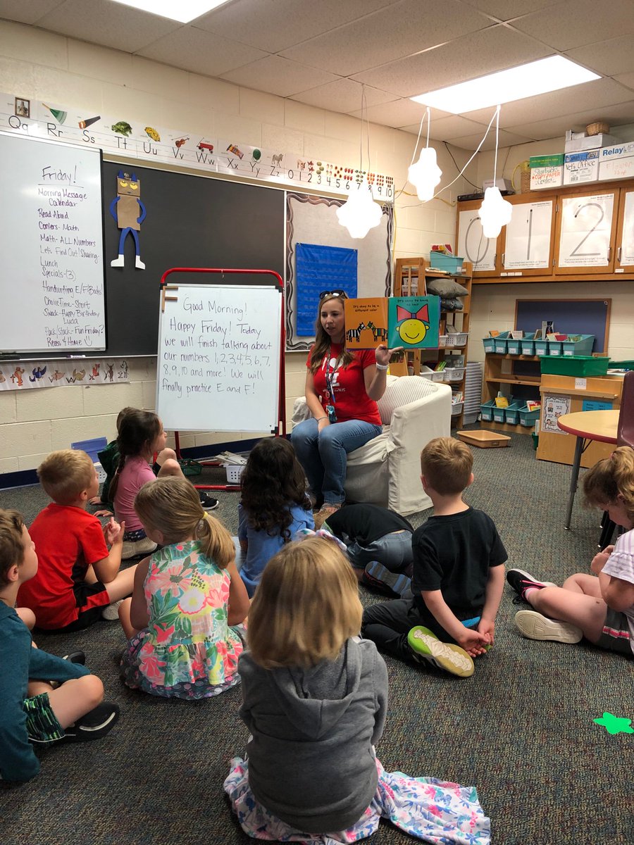ResourceRedding's tweet photo. Thank you Mrs. Sloan for your wonderful read aloud, “It’s ok to be Different”.  Great message! https://t.co/YyiIvHxyZm