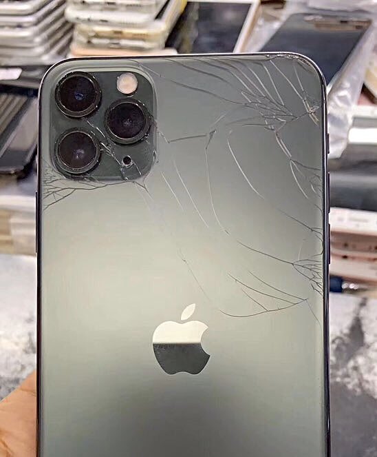 Thay kính sau Iphone 11 Pro Max zin công ty