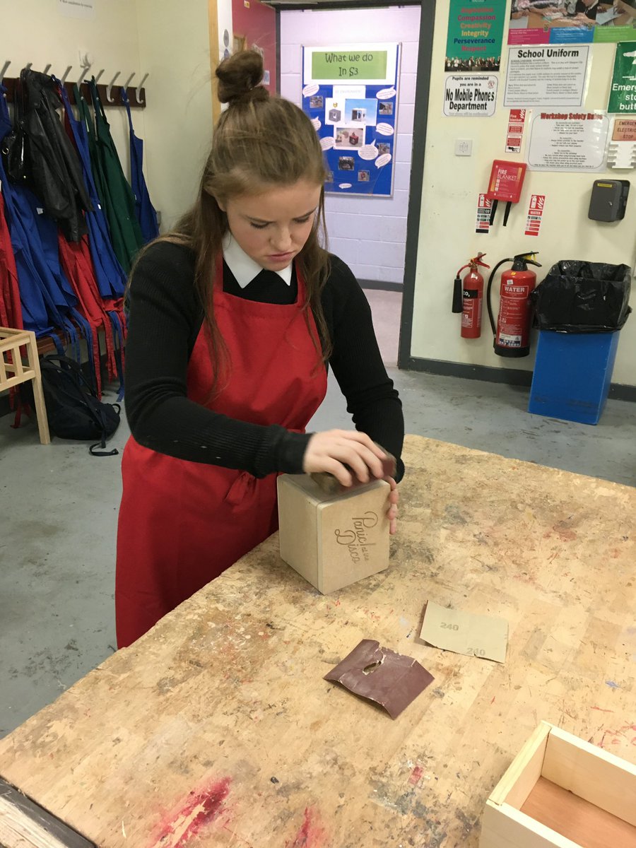 RAPositivePath's tweet image. Natasha and James worked on their practical woodwork skills in Technical with Mr Moore @RoshalfacDesign