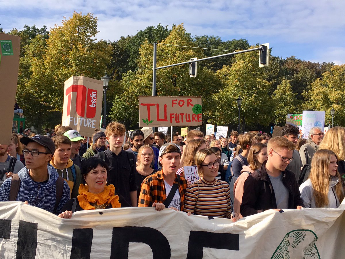 TspWissenschaft's tweet image. Auch die Wissenschaft geht beim #Klimastreik auf die Straße @sciforfuture @TUBerlin #FridaysForFuture #ScientistsForFuture