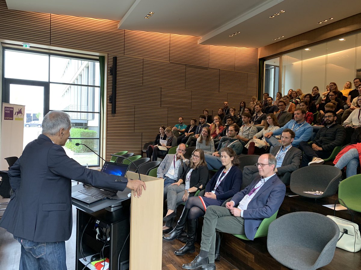 Nina_Lemmens's tweet photo. If we want to change the course of climate change, we need to completely change our way of life, says Prof. Motiv Latif of @GEOMAR_de, one of Germany‘s most prominent experts on the topic. Joachim Herz Stiftung is very proud to host his lecture on our premises today. https://t.co/nA25NZR6p2