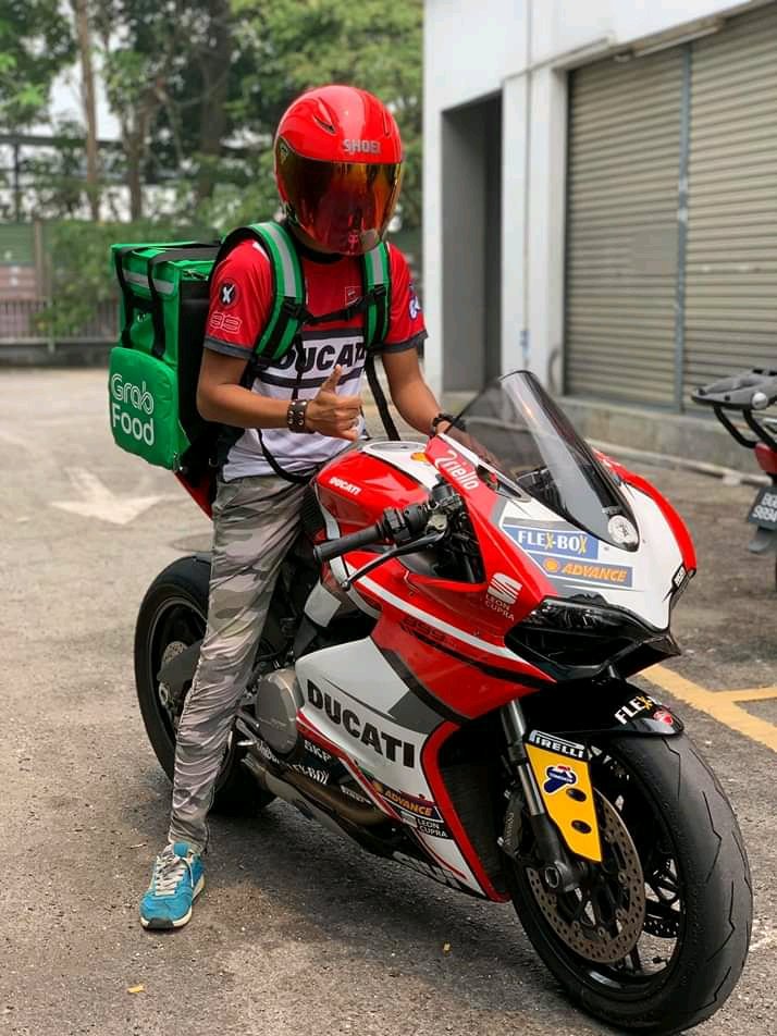 twtbikers's tweet photo. Lepas ni no more complain pasal makanan lambat sampai ye..

📸 Syamsul Wafi https://t.co/gai3C8eJ07