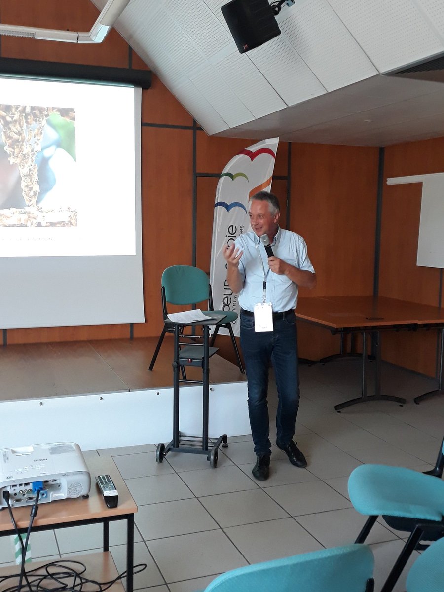 Conférence d'ouverture de #Presto avec Henri Duchemin : "l'abeille symbole du réussir ensemble et de l'allianceavec le territoire". #PITERGraies_Lab