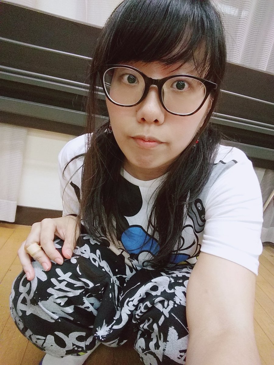 atsumi0309's tweet photo. お稽古終わった!!!
ジャージ忘れちゃったって言ったら、ゆうきさんが貸してくれた!やさしい!!
サルエル滅多に履かないけどよいなー!
今日はOPとシーン稽古!
今回は2本立てなのだよ…(๑´ㅂ`๑)
早くスケジュール発表したいなぁぁ。
もうちょっと待っててねっ!
#えてして
#宙キャン
#extra8 https://t.co/fPy7i7Ri7m