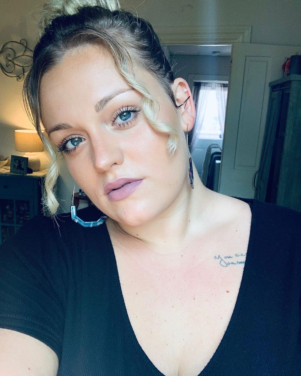 Cindy Reeves's Instagram, Twitter & Facebook on IDCrawl