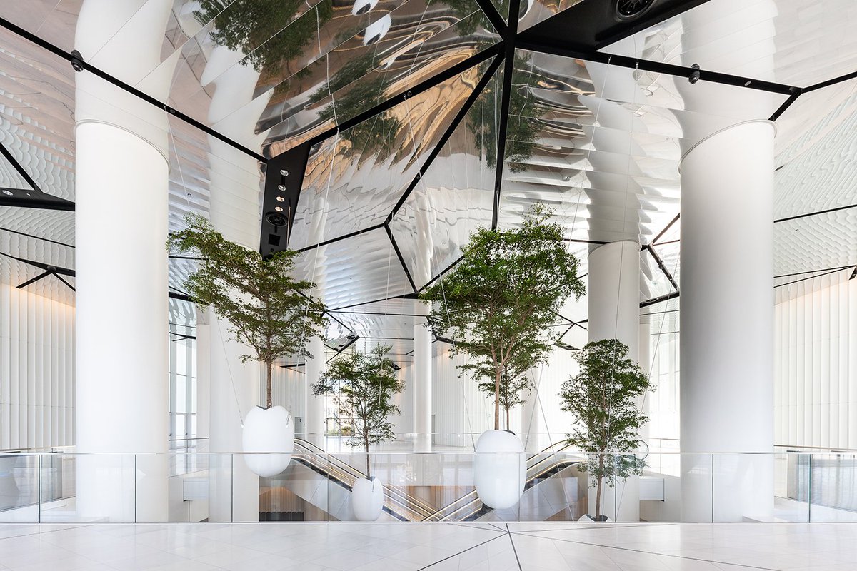 INTERNIMagazine's tweet photo. La magia del Bosco Volante
Una composizione artistico-simbolica nella grande hall della #TorreAllianz a #CityLife a Milano
#ArataIsozaki #AndreaMaffei #Allianz #agepstudio #hwstylesrl https://t.co/JmDPOjHfSa