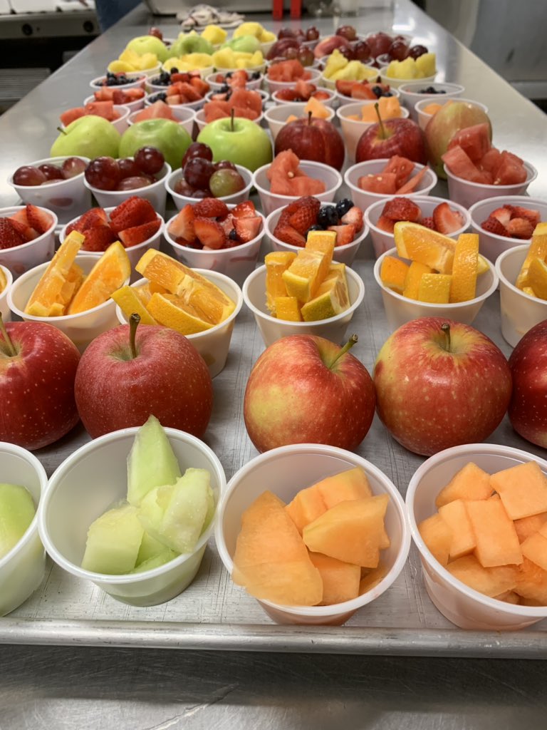 Our fresh fruit today is perfect! #eatwithyoureyes